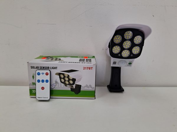 FOCO SOLAR TIPO CAMARA CON CENSOR